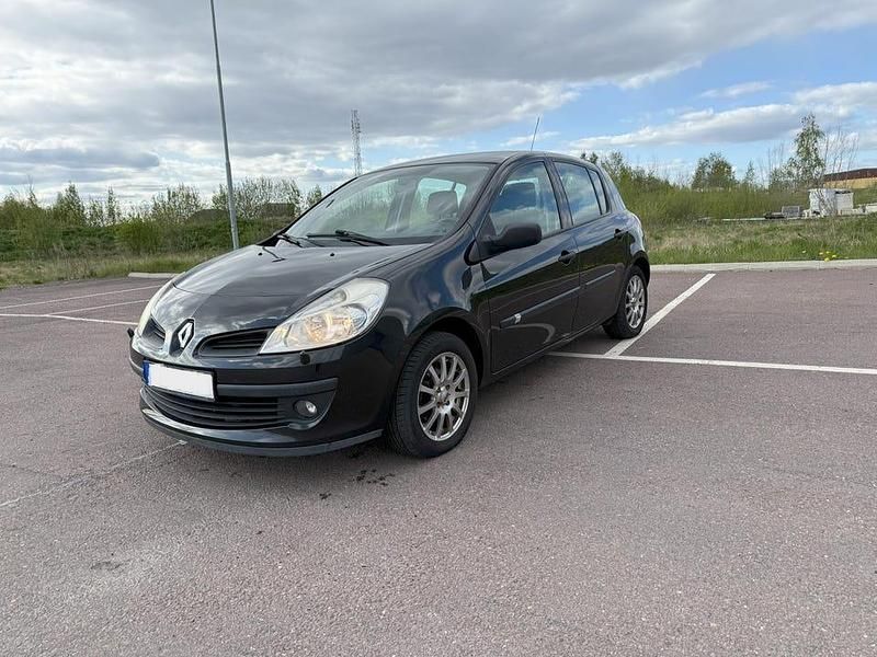 Begagnad 2006 Renault Clio R.S. Halvkombi | 29 900 kr (Marknadspris) - Bild 1/4