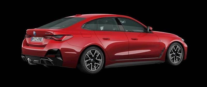 Begagnad BMW i4 Comfort Edition 250 kW (340 HK) 2000 Fire red metallic Sedan