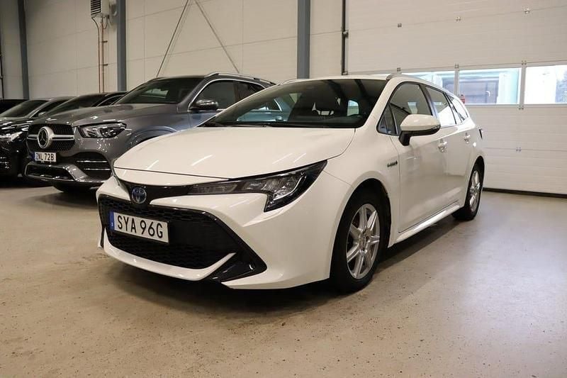 Vit Begagnad 2021 Toyota Corolla Kombi | 229 900 kr (Bra pris) - Bild 1/4