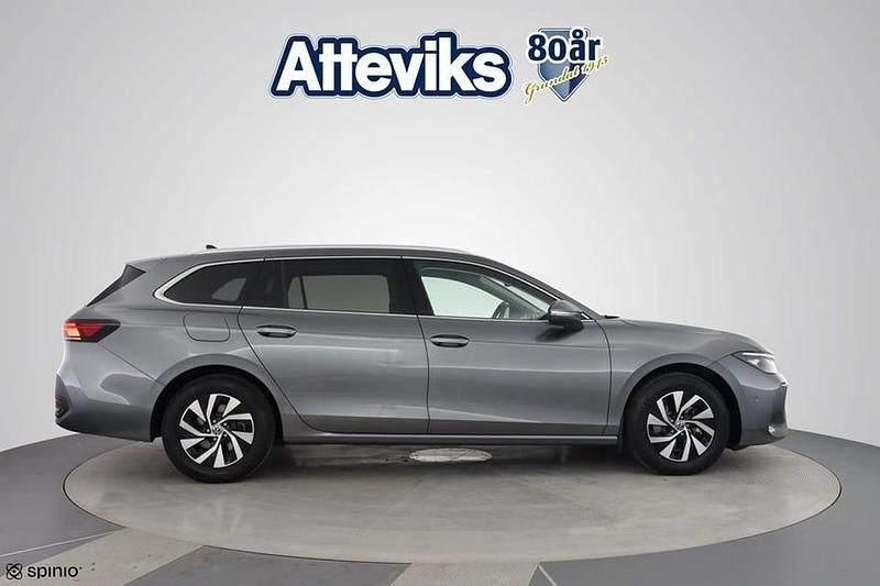 Begagnad VW Passat Business 151 HK (111 kW) 2024 Mörkgrå (grå) Kombi