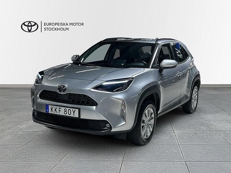 Silver Begagnad 2024 Toyota Yaris Cross Active SUV | 284 898 kr (Marknadspris) - Bild 1/4