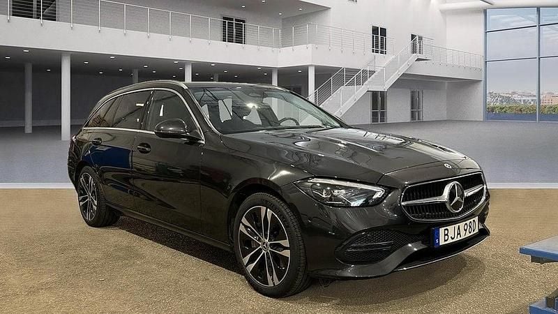 Begagnad Mercedes C300e Avantgarde 204 HK (150 kW) 2024 Grå Kombi