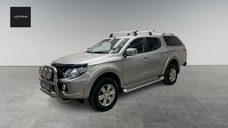 Silver Begagnad 2017 Mitsubishi L200 Pickup | 199 900 kr (Marknadspris) - Bild 1/4