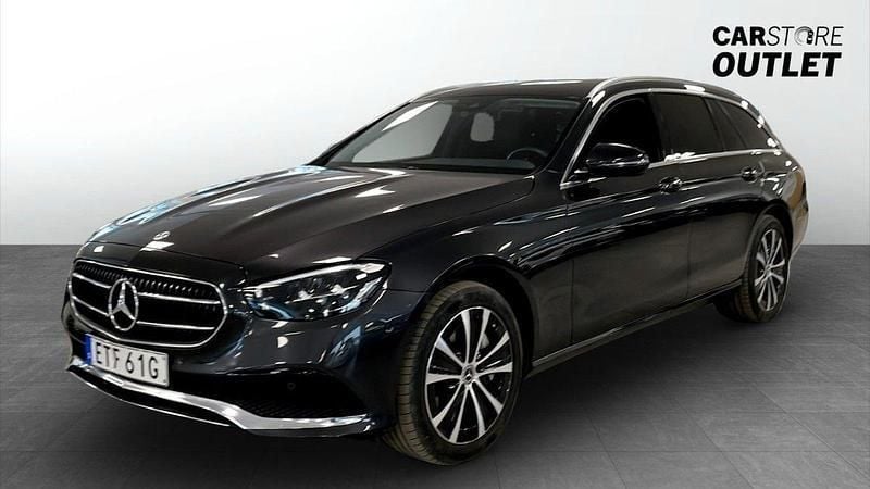 Grå (grey) Begagnad 2023 Mercedes E300 Avantgarde Kombi | 419 900 kr - Bild 1/4