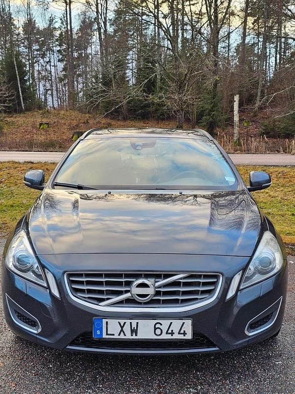 Begagnad 2012 Volvo V60 Kombi | 66 000 kr (Marknadspris) - Bild 1/4
