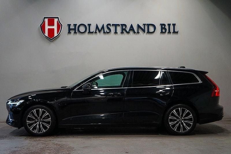 Svart Begagnad 2023 Volvo V60 Core Kombi | 384 900 kr (Lite dyr) - Bild 1/4