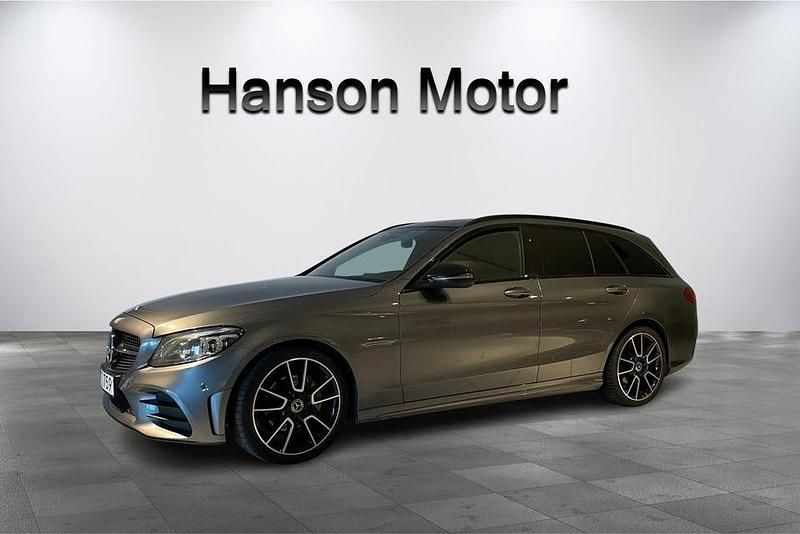 Grå Begagnad 2018 Mercedes C220 AMG line Kombi | 279 000 kr (Lite dyr) - Bild 1/4