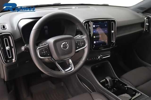 Begagnad Volvo XC40 Plus 175 kW (238 HK) 2022 Svart SUV