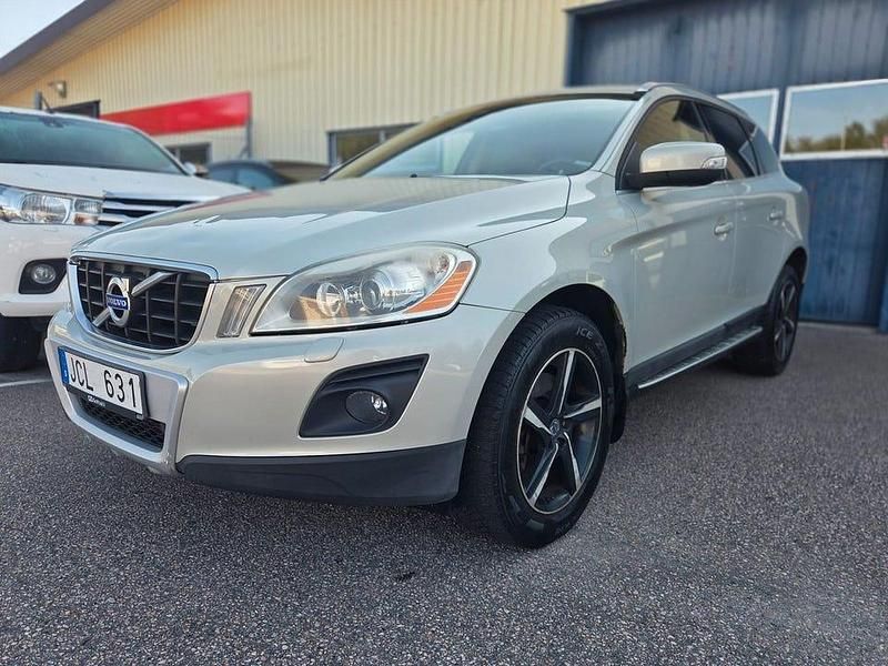 Vit Begagnad 2008 Volvo XC60 Summum SUV | 99 900 kr (Marknadspris) - Bild 1/4