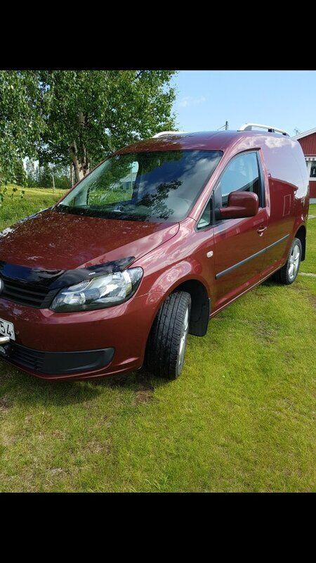 Röd Begagnad 2013 VW Caddy Minibuss | 99 500 kr (Lite dyr) - Bild 1/4