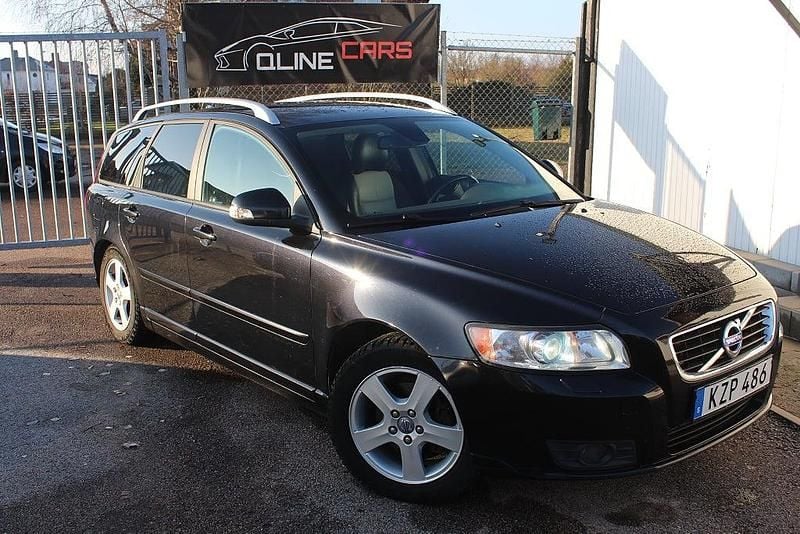 Svart Begagnad 2010 Volvo V50 Summum Kombi | 49 900 kr (Marknadspris) - Bild 1/4