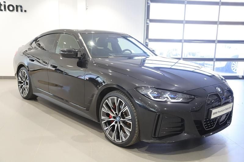 Begagnad BMW i4 Shadowline 442 kW (601 HK) 2023 Svart Sedan