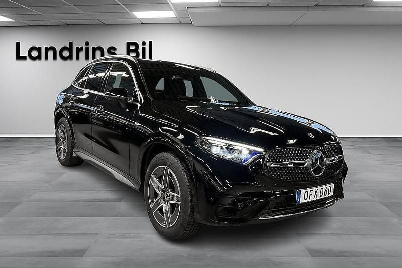 Begagnad Mercedes GLC300e AMG line 333 HK (244 kW) 2025 Svart SUV