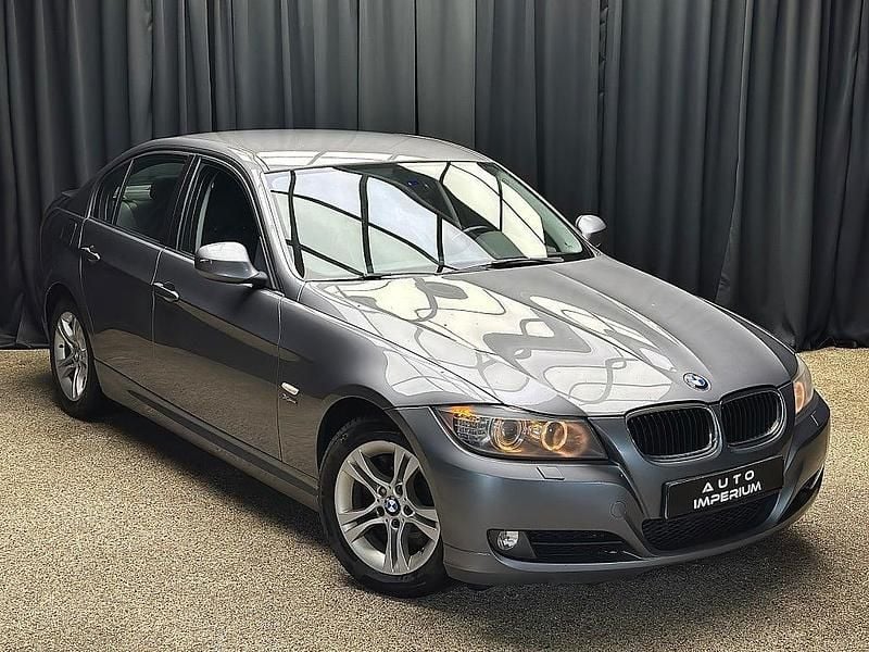 Begagnad BMW 320 Comfort Edition 177 HK (130 kW) 2009 Grå Sedan