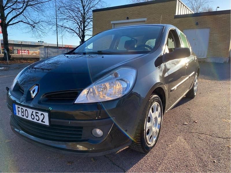 Svart Begagnad 2008 Renault Clio R.S. Halvkombi | 29 900 kr (Bra pris) - Bild 1/4