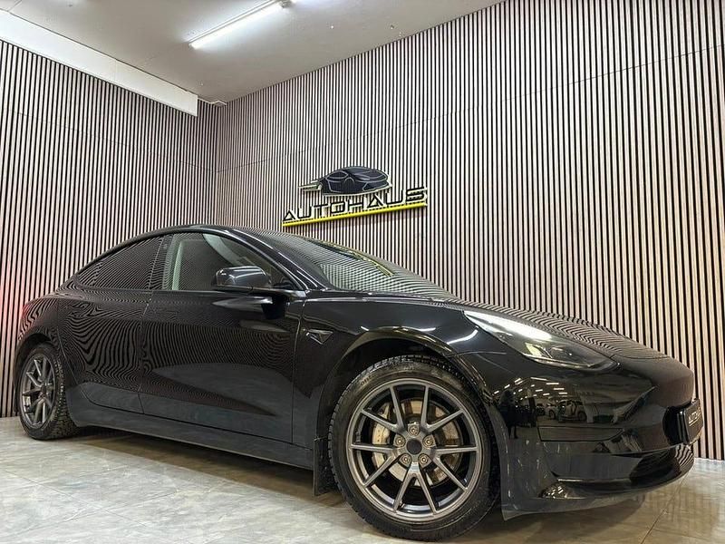 Svart Begagnad 2021 Tesla Model 3 Standard Range Plus Sedan | 289 900 kr (Lite dyr) - Bild 1/4