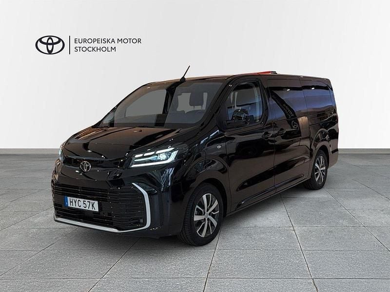 Svart Ny 2024 Toyota Proace Verso Premium Kombi | 549 900 kr (Dyr) - Bild 1/4