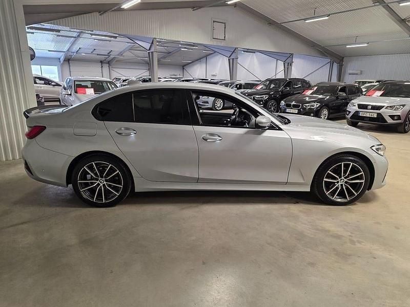 Begagnad BMW 320 Sport Line 190 HK (139 kW) 2019 Silver Sedan