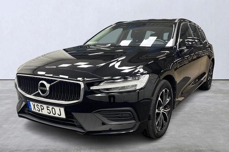Svart Begagnad 2021 Volvo V60 Pro Kombi | 264 900 kr (Superpris) - Bild 1/4