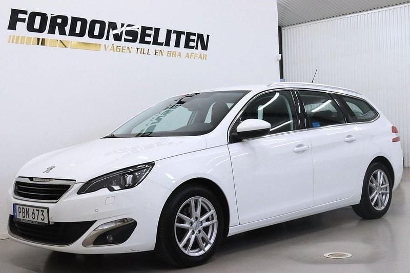 Vit Begagnad 2016 Peugeot 308 Allure Kombi | 119 900 kr (Marknadspris) - Bild 1/4