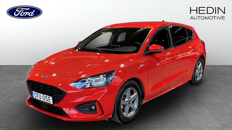 Begagnad Ford Focus ST-Line 125 HK (91 kW) 2021 Röd Halvkombi