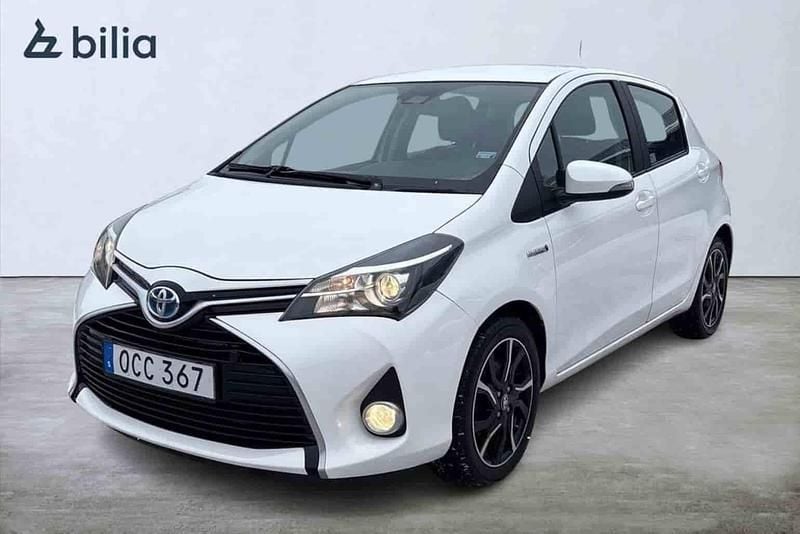 Begagnad Toyota Yaris Hybrid 2016 Vit Halvkombi