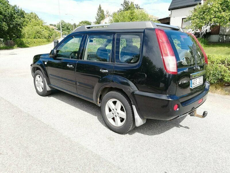 Begagnad Nissan X-Trail 165 HK (121 kW) 2004 Svart SUV