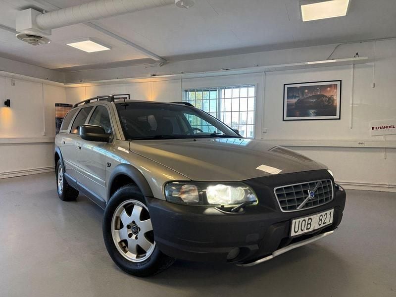 Ljusbrun Begagnad 2003 Volvo XC70 Business Edition SUV | 29 990 kr (Bra pris) - Bild 1/4