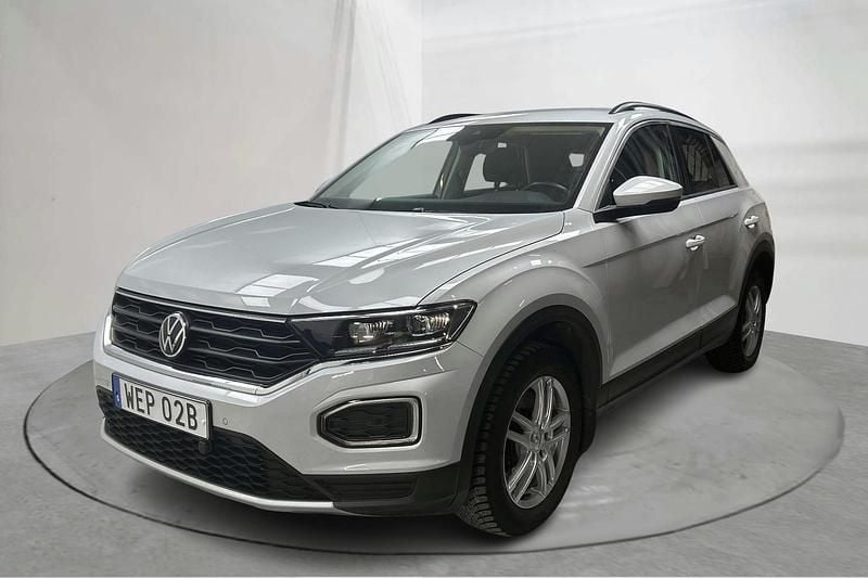 Vit Begagnad 2022 VW T-Roc SUV | 249 000 kr (Marknadspris) - Bild 1/4
