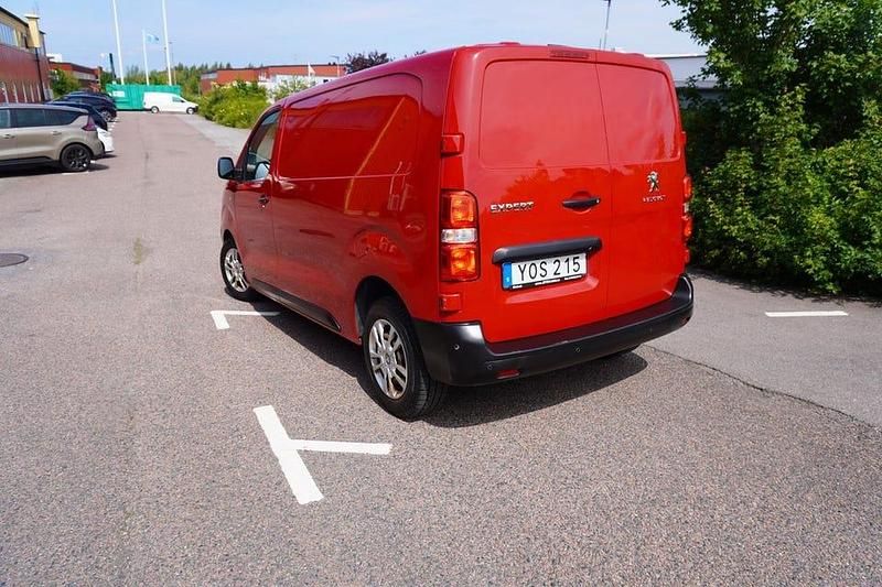Begagnad Peugeot Expert 177 HK (130 kW) 2017 Röd Van