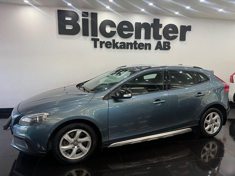 Begagnad Volvo V40 Kinetic 150 HK (110 kW) 2013 Blå Halvkombi