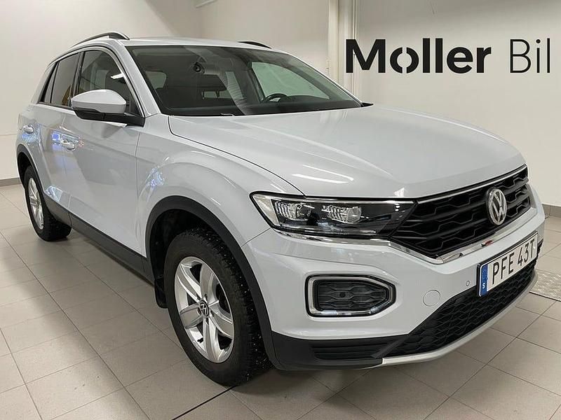White silver metallic Begagnad 2020 VW T-Roc SUV | 184 900 kr (Marknadspris) - Bild 1/4