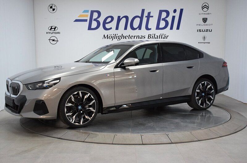 Begagnad BMW i5 Comfort Edition 290 kW (395 HK) 2024 Sophistogrå Sedan