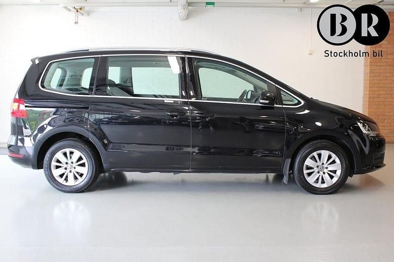 Begagnad VW Sharan 140 HK (102 kW) 2013 Svart Minibuss
