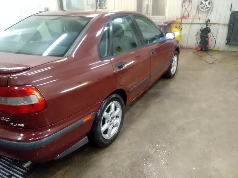 Begagnad Volvo S40 140 HK (102 kW) 1998 Mörkröd Sedan