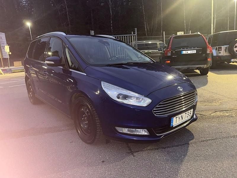 Begagnad Ford Galaxy Titanium 150 HK (110 kW) 2017 Blå Minibuss