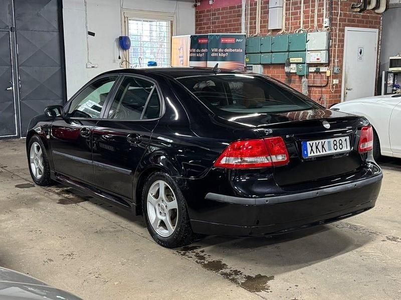 Begagnad Saab 9-3 Vector 209 HK (153 kW) 2005 Svart Sedan