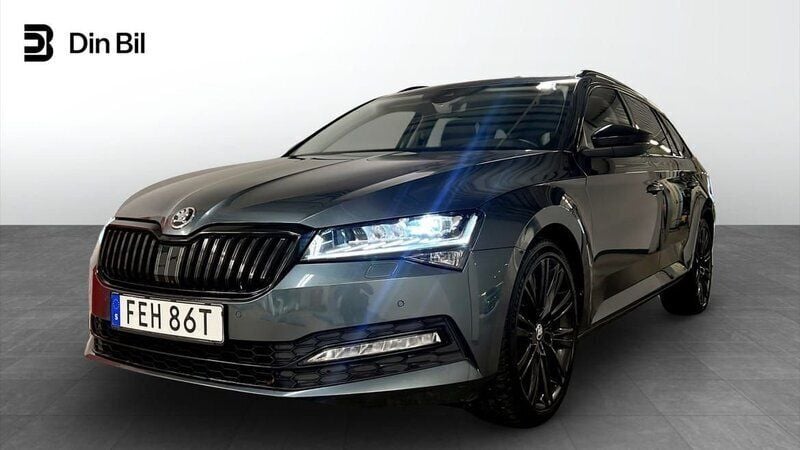 Grå (quartz grey metallic en) Begagnad 2022 Skoda Superb Business Line Kombi | 369 900 kr (Lite dyr) - Bild 1/4