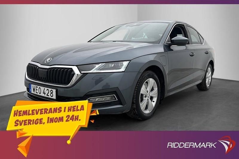 Grå Begagnad 2021 Skoda Octavia Style Kombi | 234 800 kr (Superpris) - Bild 1/3