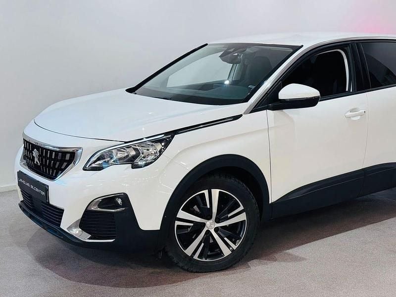 Begagnad Peugeot 3008 Active 131 HK (96 kW) 2019 Vit SUV