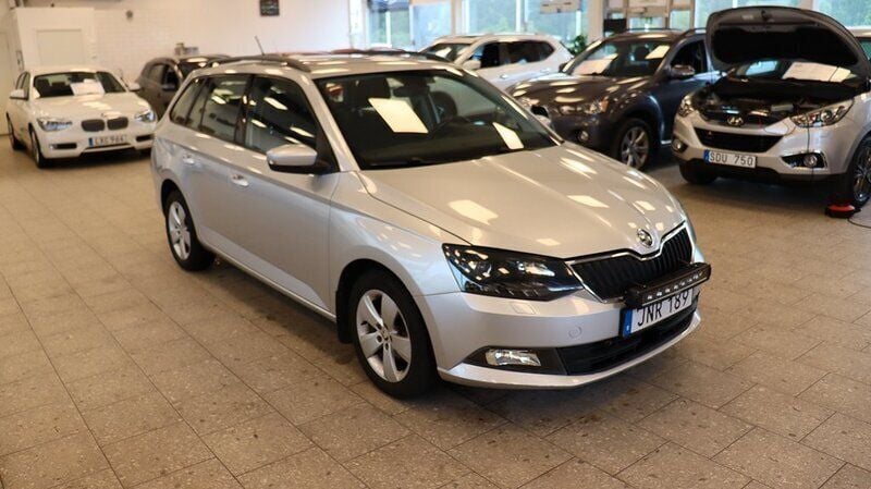 Silver Begagnad 2015 Skoda Fabia Style Kombi | 79 900 kr (Marknadspris) - Bild 1/4