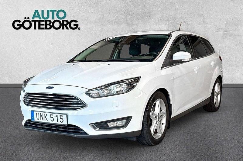 Vit Begagnad 2015 Ford Focus Titanium Kombi | 69 900 kr (Marknadspris) - Bild 1/3