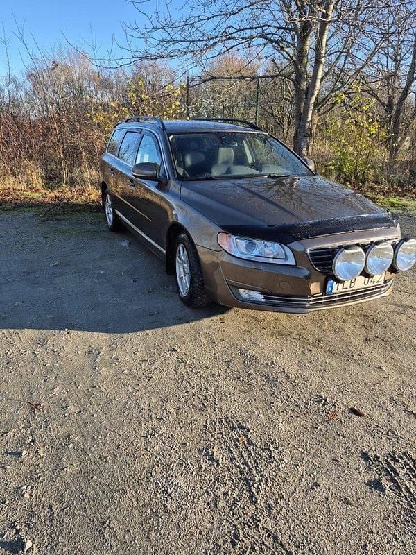Brun Begagnad 2014 Volvo V70 Kombi | 115 000 kr (Marknadspris) - Bild 1/4