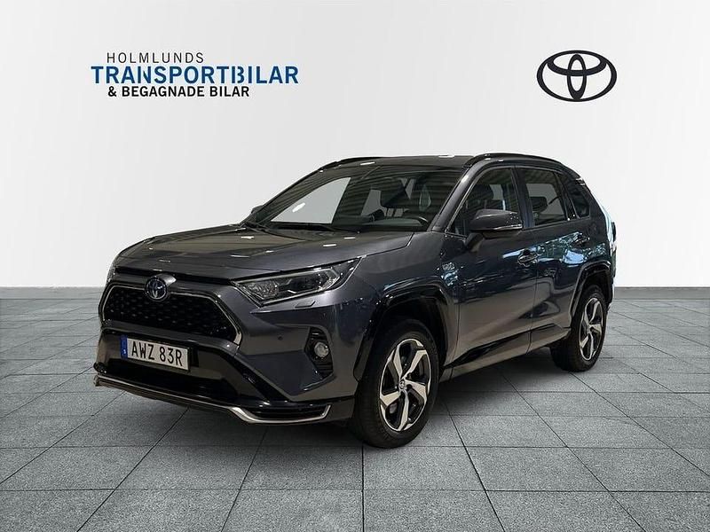 Grå Begagnad 2021 Toyota RAV4 Active SUV | 369 900 kr (Marknadspris) - Bild 1/4