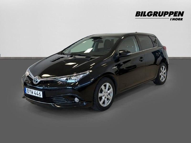Svart Begagnad 2017 Toyota Auris Hybrid Halvkombi | 159 900 kr (Marknadspris) - Bild 1/4