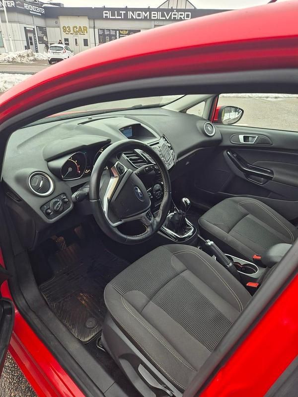 Begagnad Ford Fiesta 100 HK (73 kW) 2016