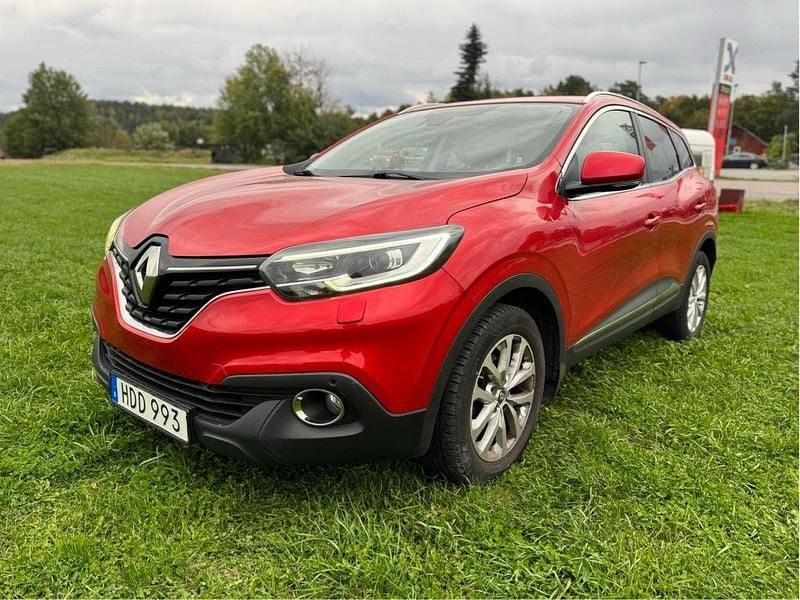 Röd Begagnad 2015 Renault Kadjar LIMITED SUV | 69 900 kr (Bra pris) - Bild 1/4