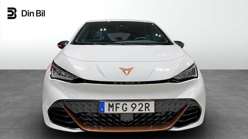 Begagnad Cupra Born 169 kW (231 HK) 2024 Vit Halvkombi