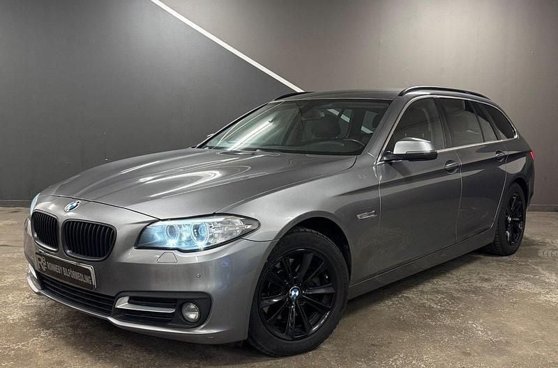 Grå Begagnad 2015 BMW 520 Kombi | 99 900 kr (Marknadspris) - Bild 1/4