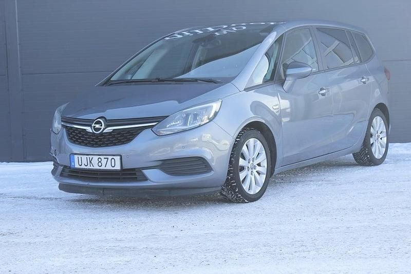 Begagnad Opel Zafira 140 HK (102 kW) 2016 Grå Minibuss